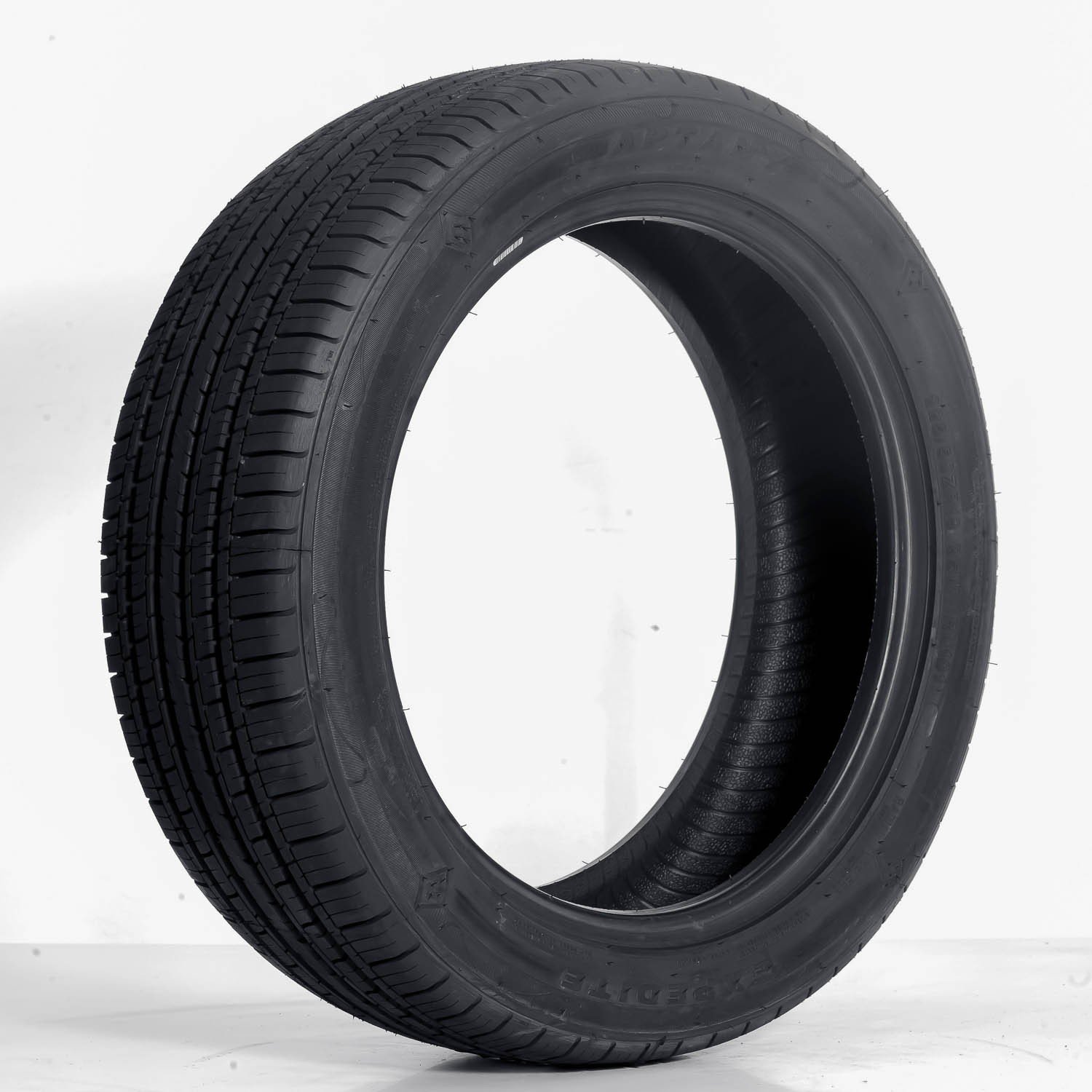 Pneu 225/50R18 Aro 18 APTANY RU101 95W -